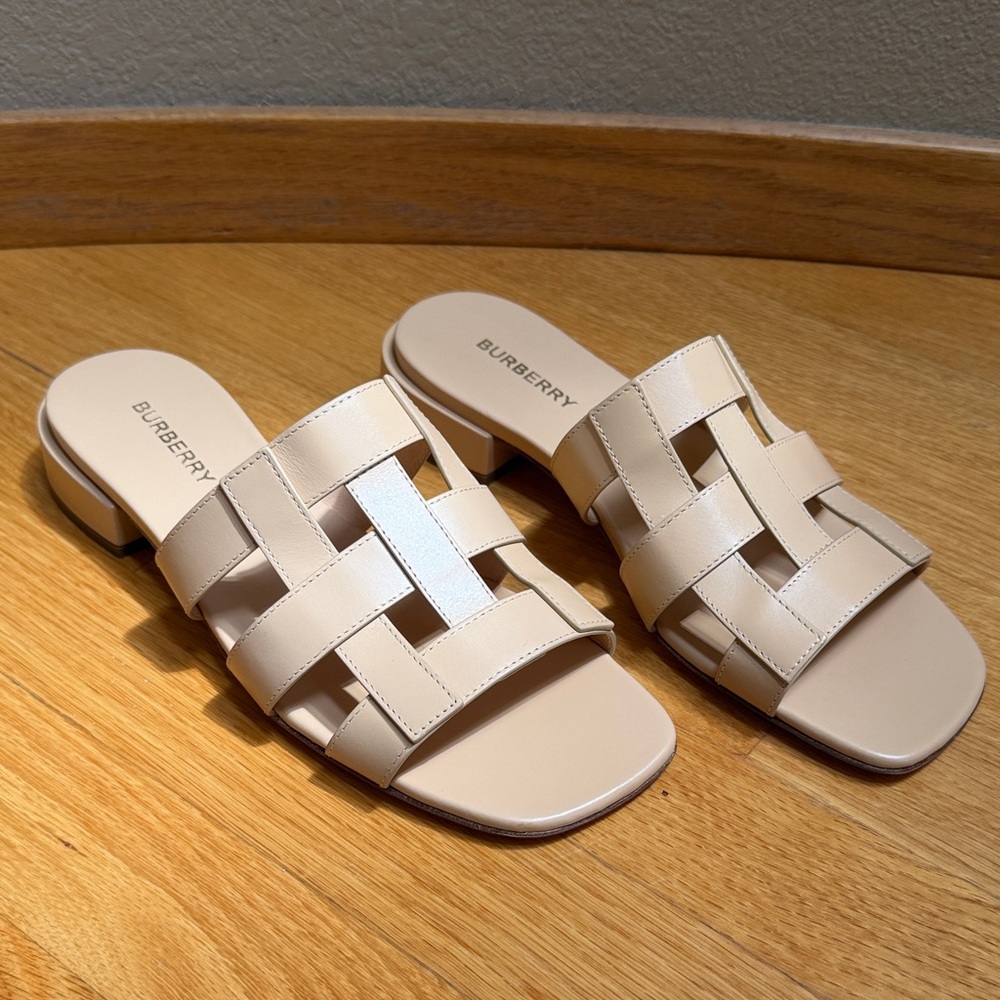 New Burberry Beige Leather Woven Slide Mules Sandals Lyna 38